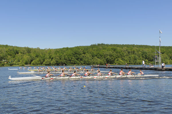 Course d'avirons au lac des Vieilles-Forges