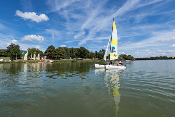 Voile sur le lac de Bairon